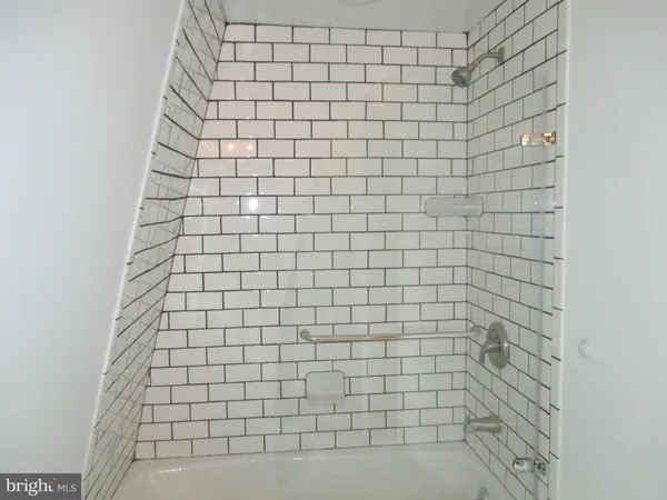 $2,150 | 2624 West 19th Street, Wilmington, DE 19806