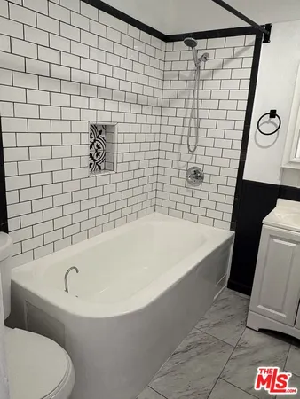 $4,150 | 3624 Arlington Avenue, Los Angeles, CA 90018