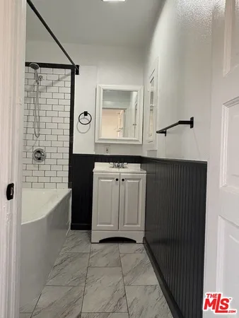 $4,150 | 3624 Arlington Avenue, Los Angeles, CA 90018