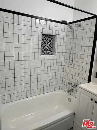 $4,150 | 3624 Arlington Avenue, Los Angeles, CA 90018
