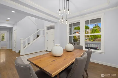 $2,000,000 | 11727 165th Place Northeast, Redmond, WA 98052