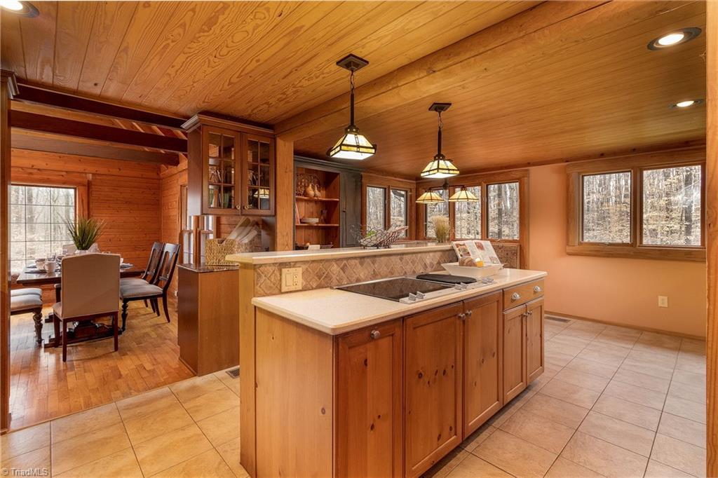 5413 Rambling Road Greensboro, NC 27409 - Photo 14 of 39