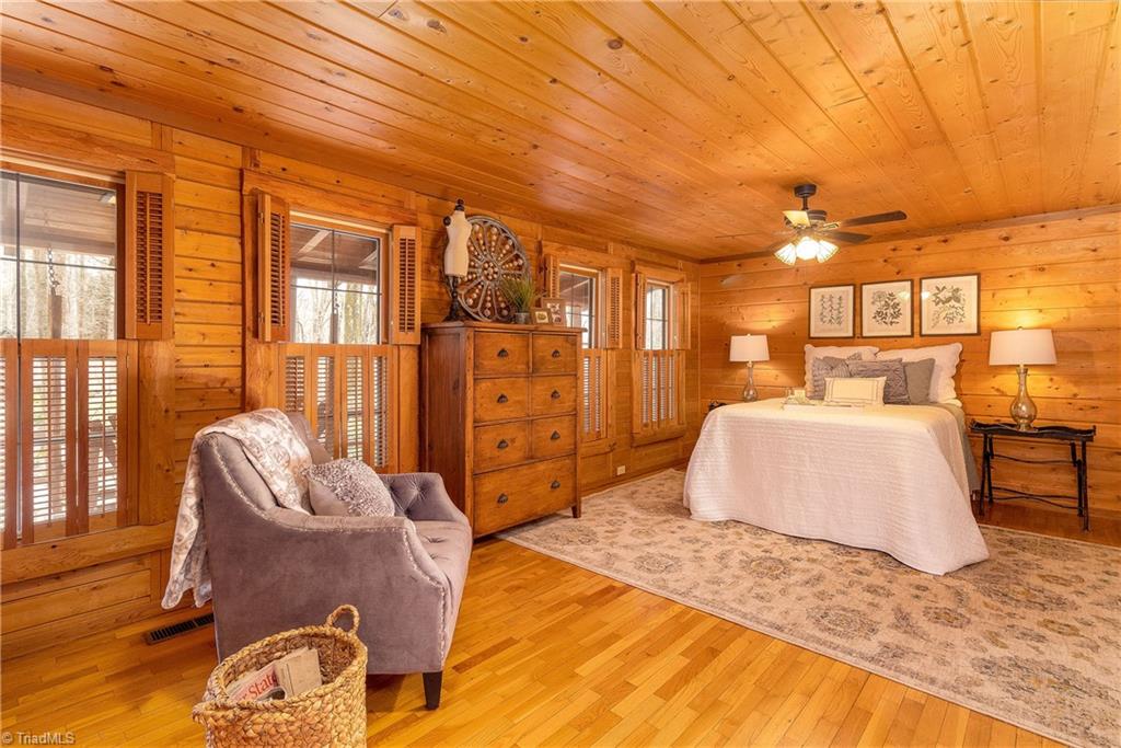 5413 Rambling Road Greensboro, NC 27409 - Photo 23 of 39
