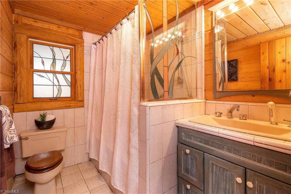 5413 Rambling Road Greensboro, NC 27409 - Photo 25 of 39