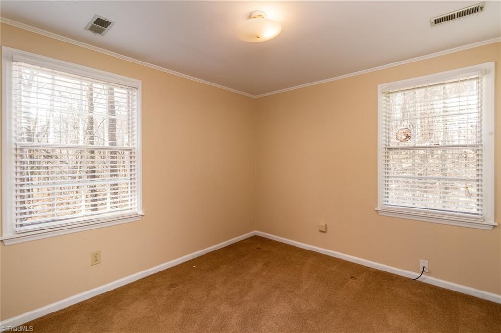 5413 Rambling Road Greensboro, NC 27409 - Photo 31 of 39