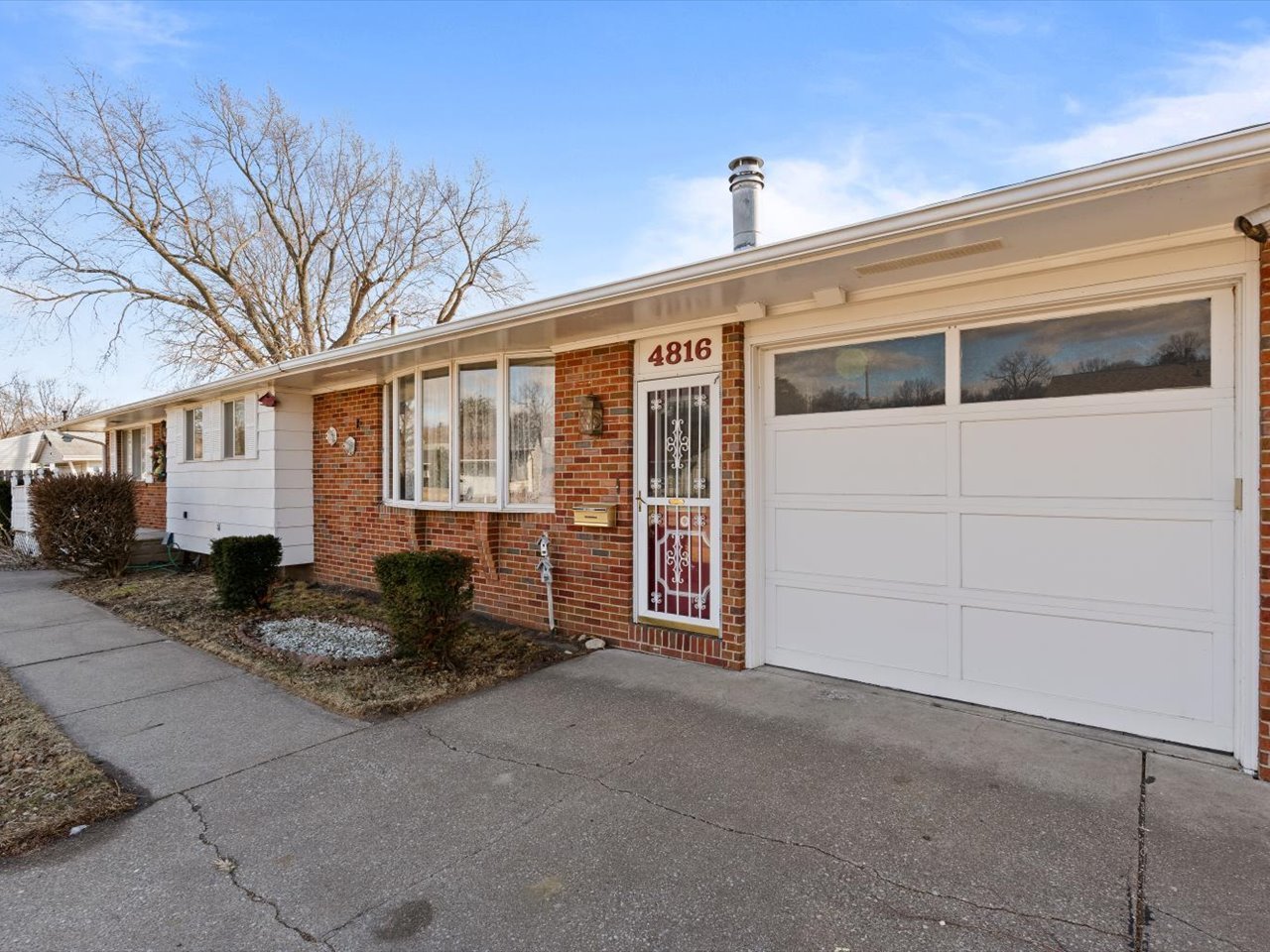 4816 44th Avenue Moline, IL 61265 - Photo 5 of 50