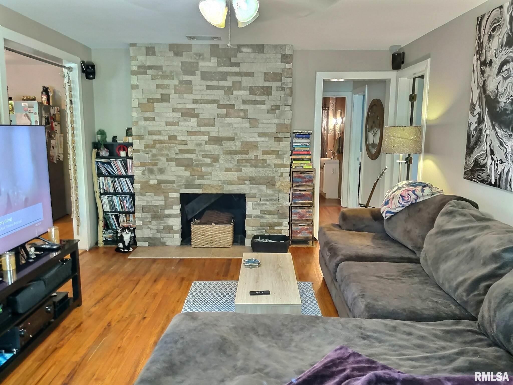 219 Country Club Road Centralia, IL 62801 - Photo 3 of 14 Gallery Image 3