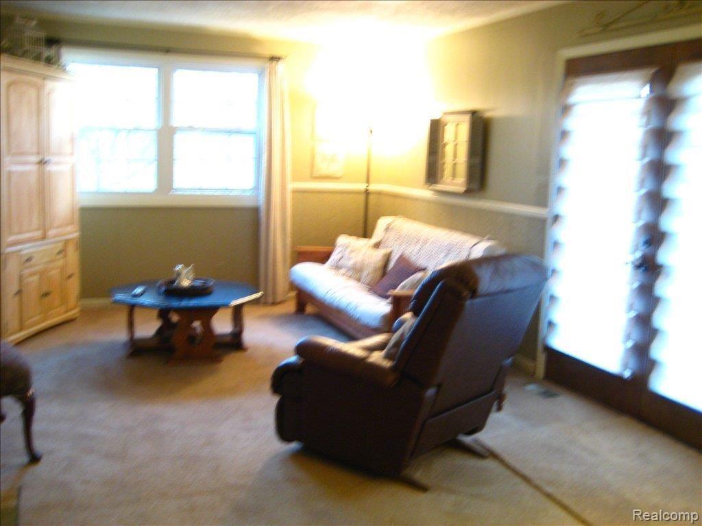 13635 Grafton Road Carleton, MI 48117 - Photo 5 of 18 Family room