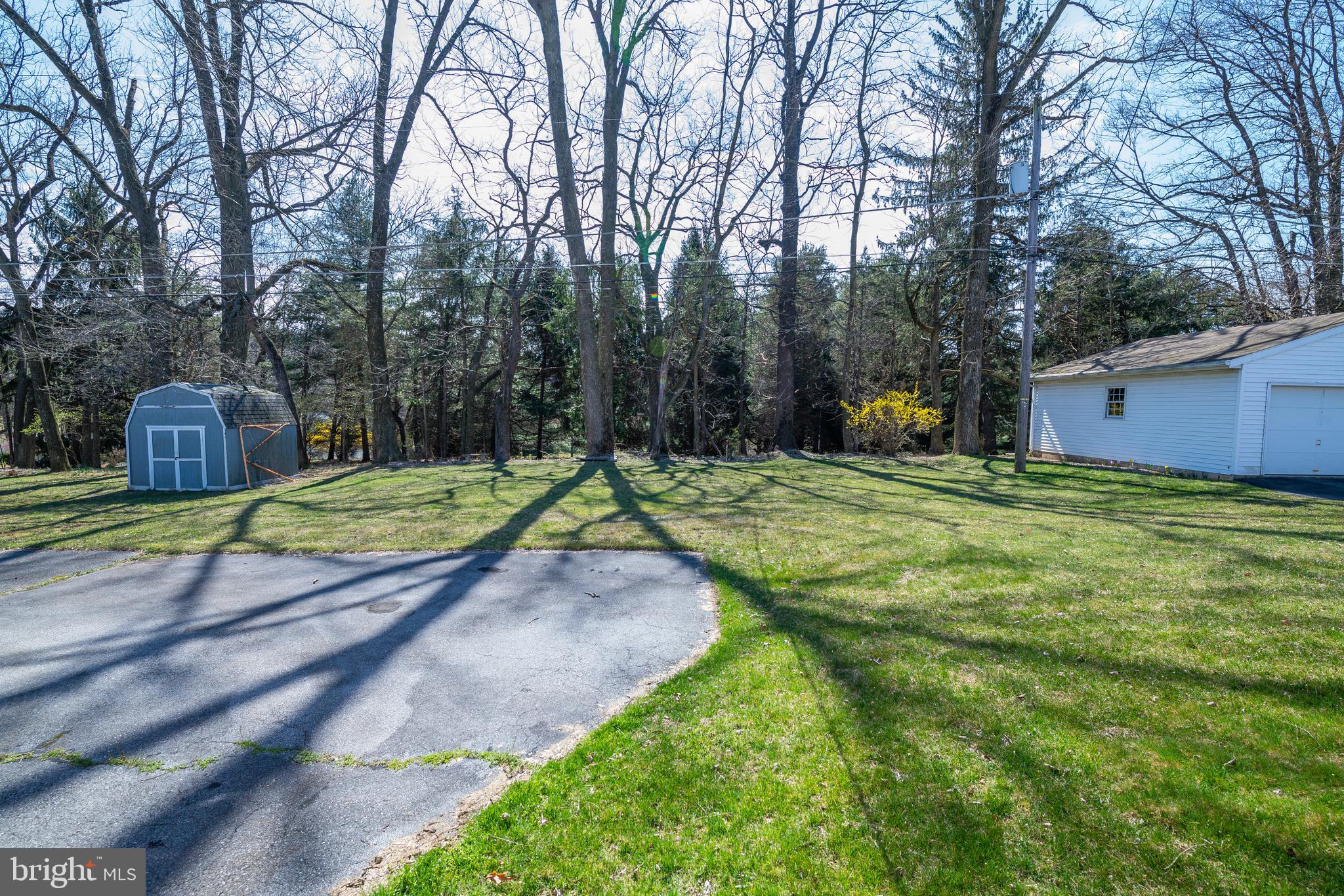 417 Holland Street Reading, PA 19607 - Photo 25 of 29