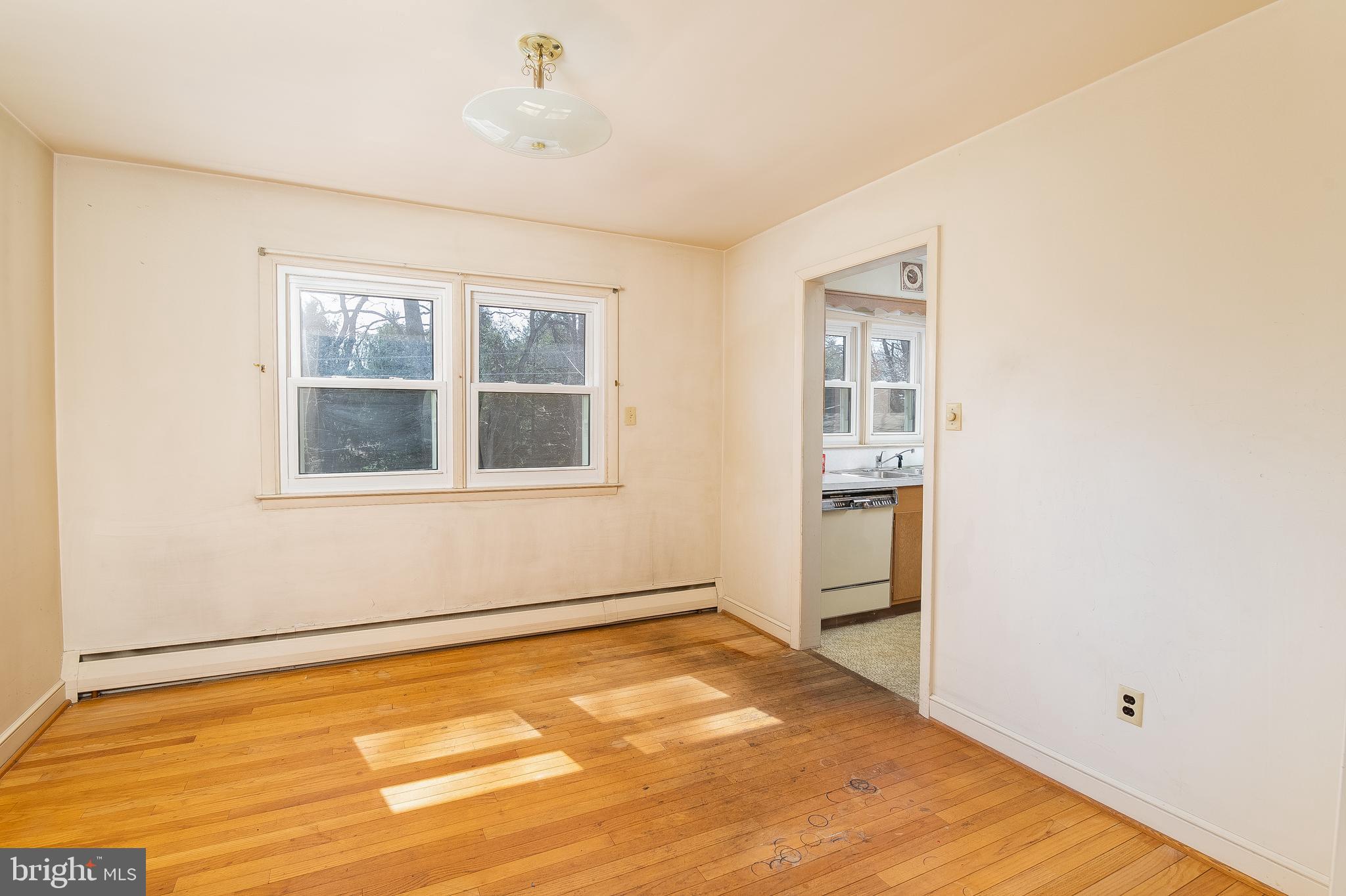 417 Holland Street Reading, PA 19607 - Photo 4 of 29