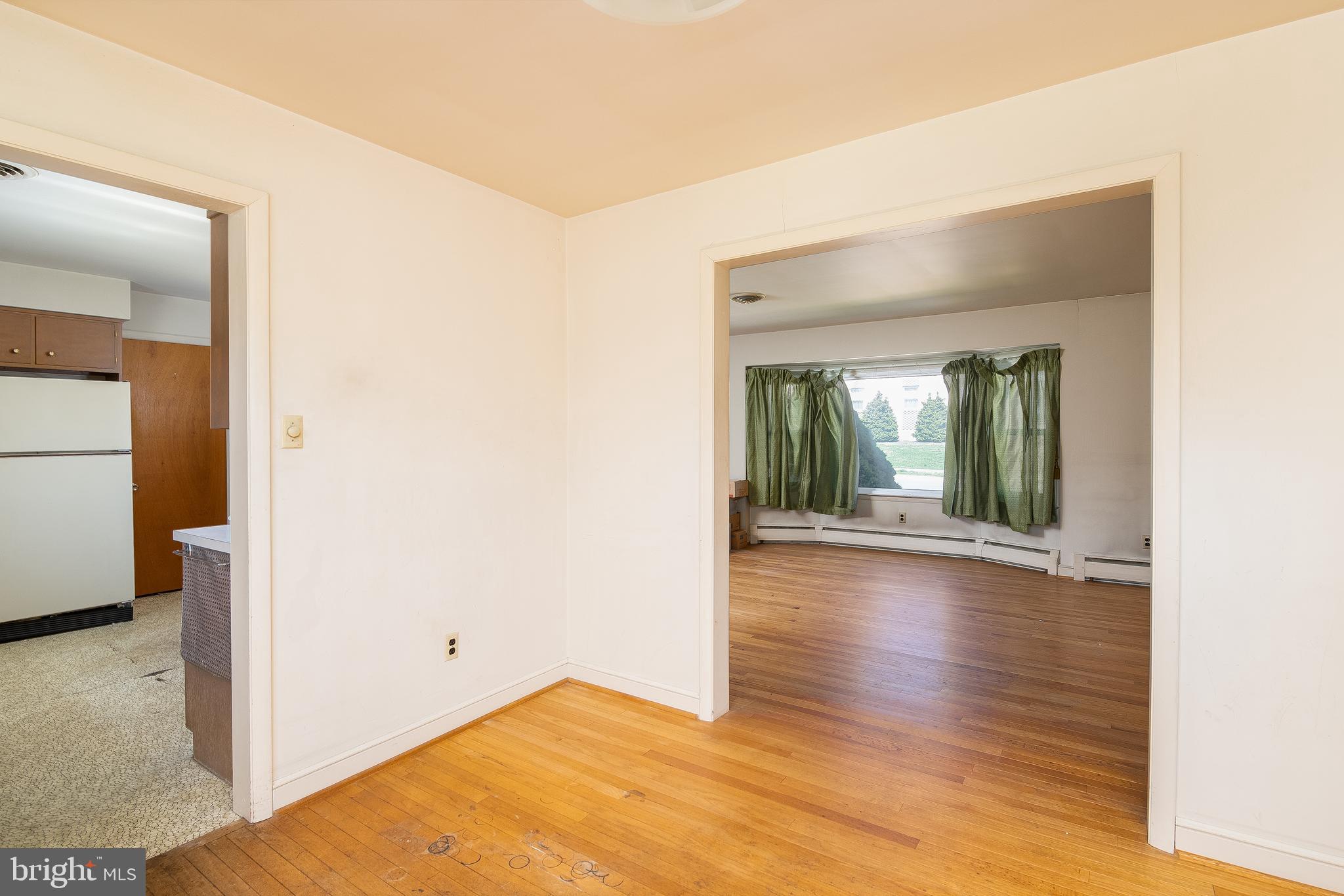 417 Holland Street Reading, PA 19607 - Photo 5 of 29