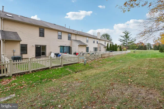 $389,900 | 7 Banbury Court, Robbinsville, NJ 08691