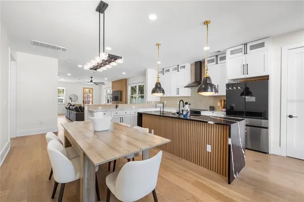 $670,000 | 1908 East 17th Avenue, Tampa, FL 33605