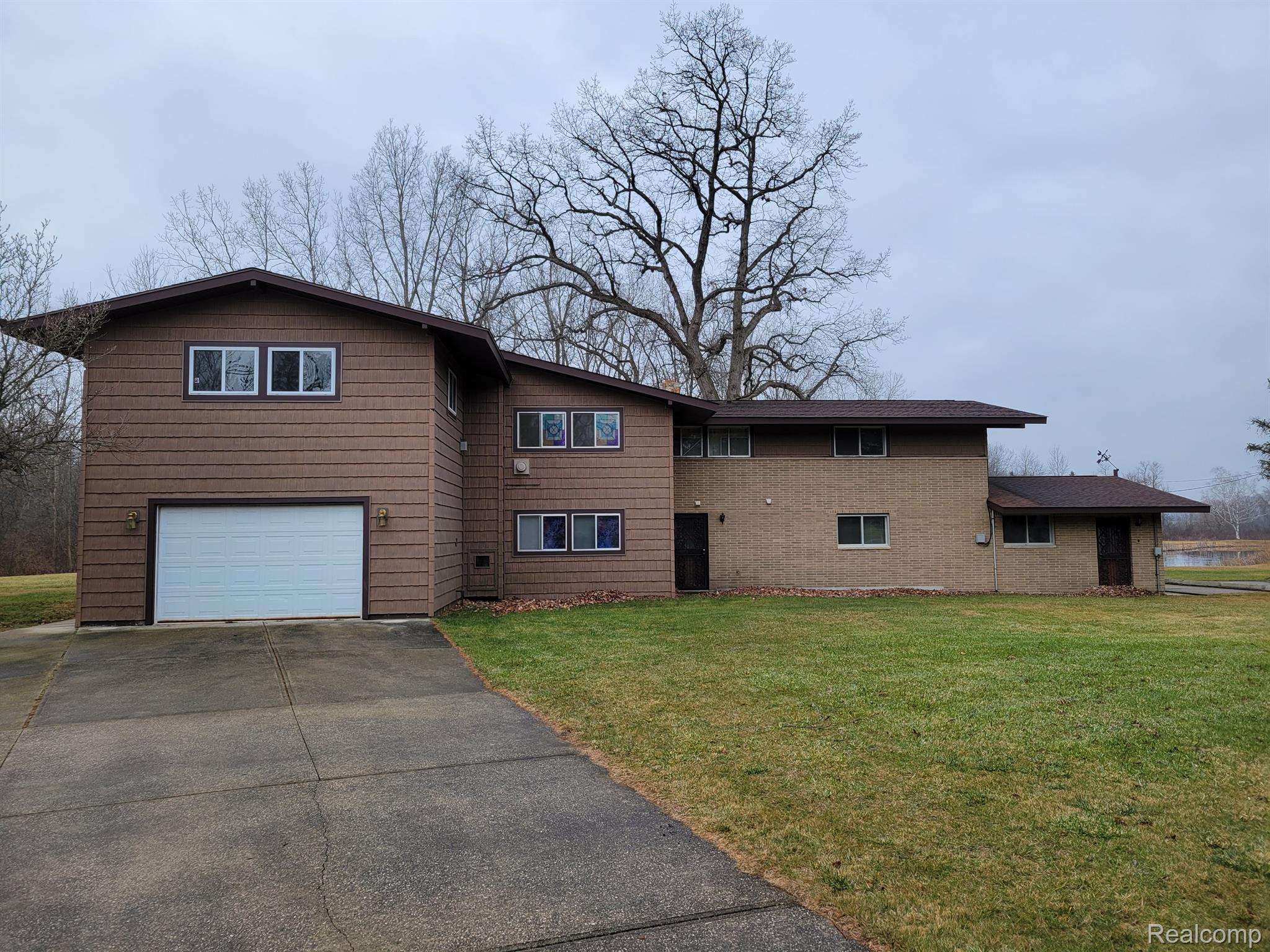 1392 Maple Grove Road Lapeer, MI 48446 - Photo 4 of 77 Gallery Image 4