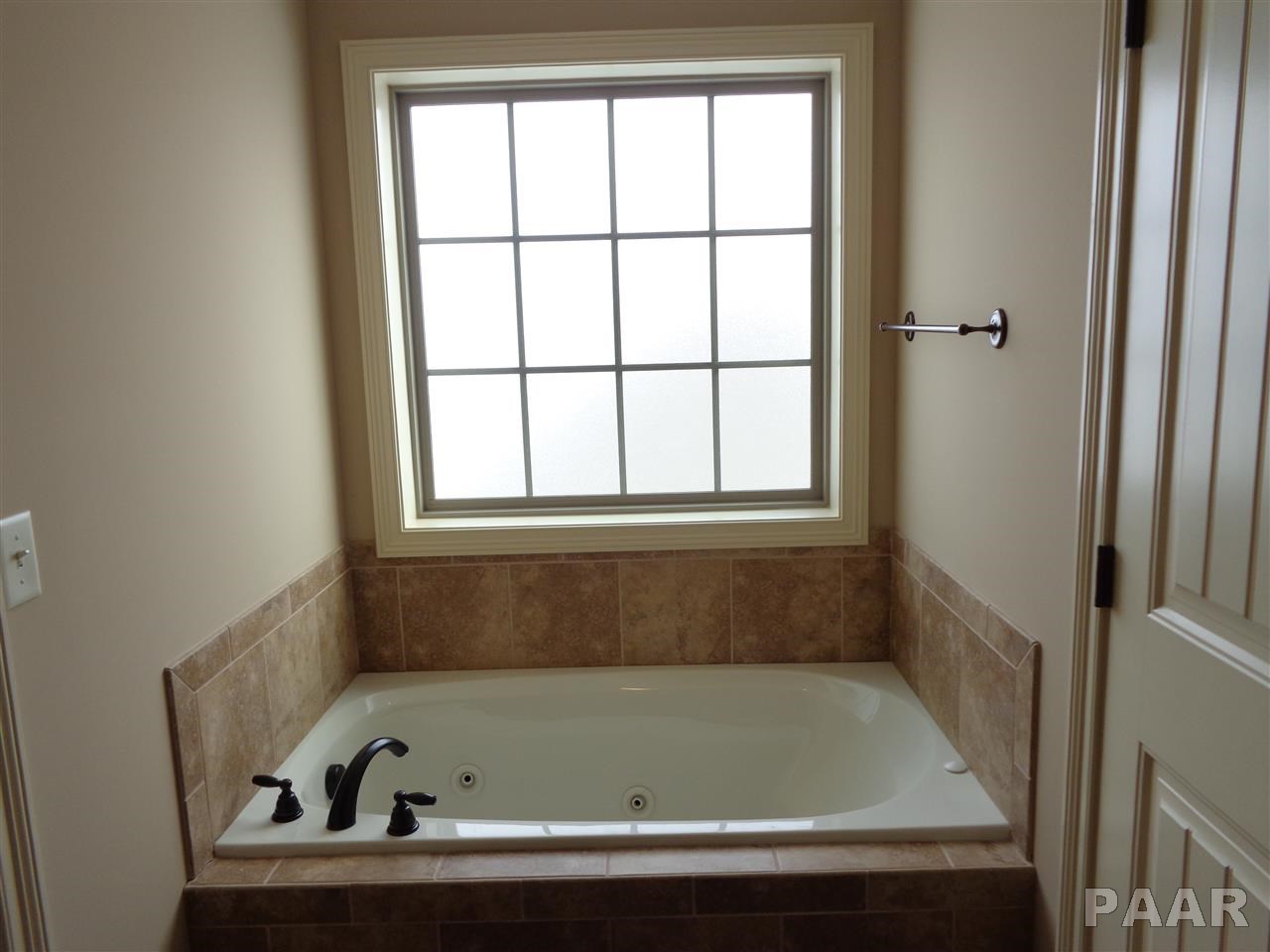 1713 Retriever Lane Washington, IL 61571 - Photo 11 of 17 Gallery Image 11