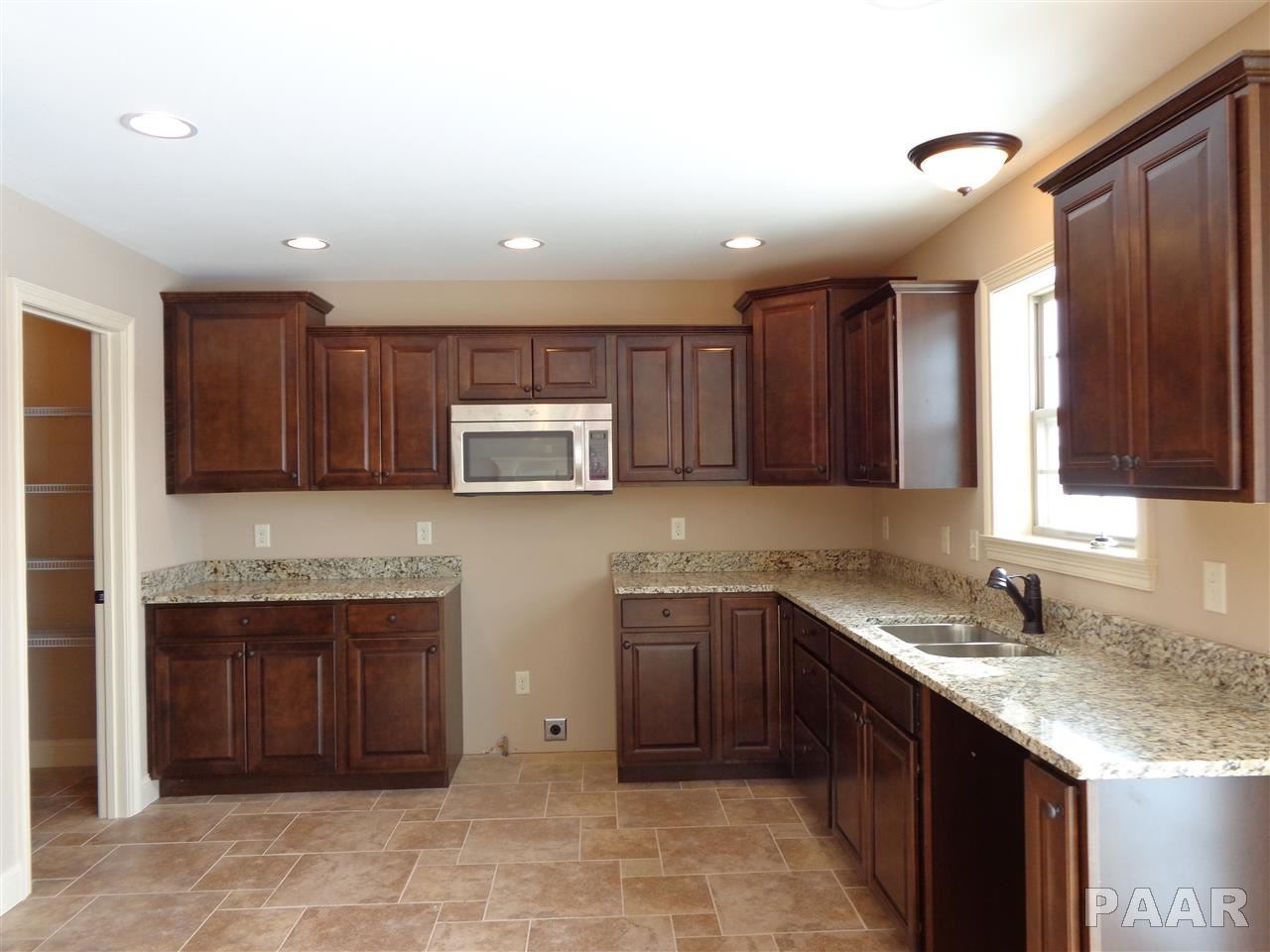 1713 Retriever Lane Washington, IL 61571 - Photo 8 of 17 Gallery Image 8