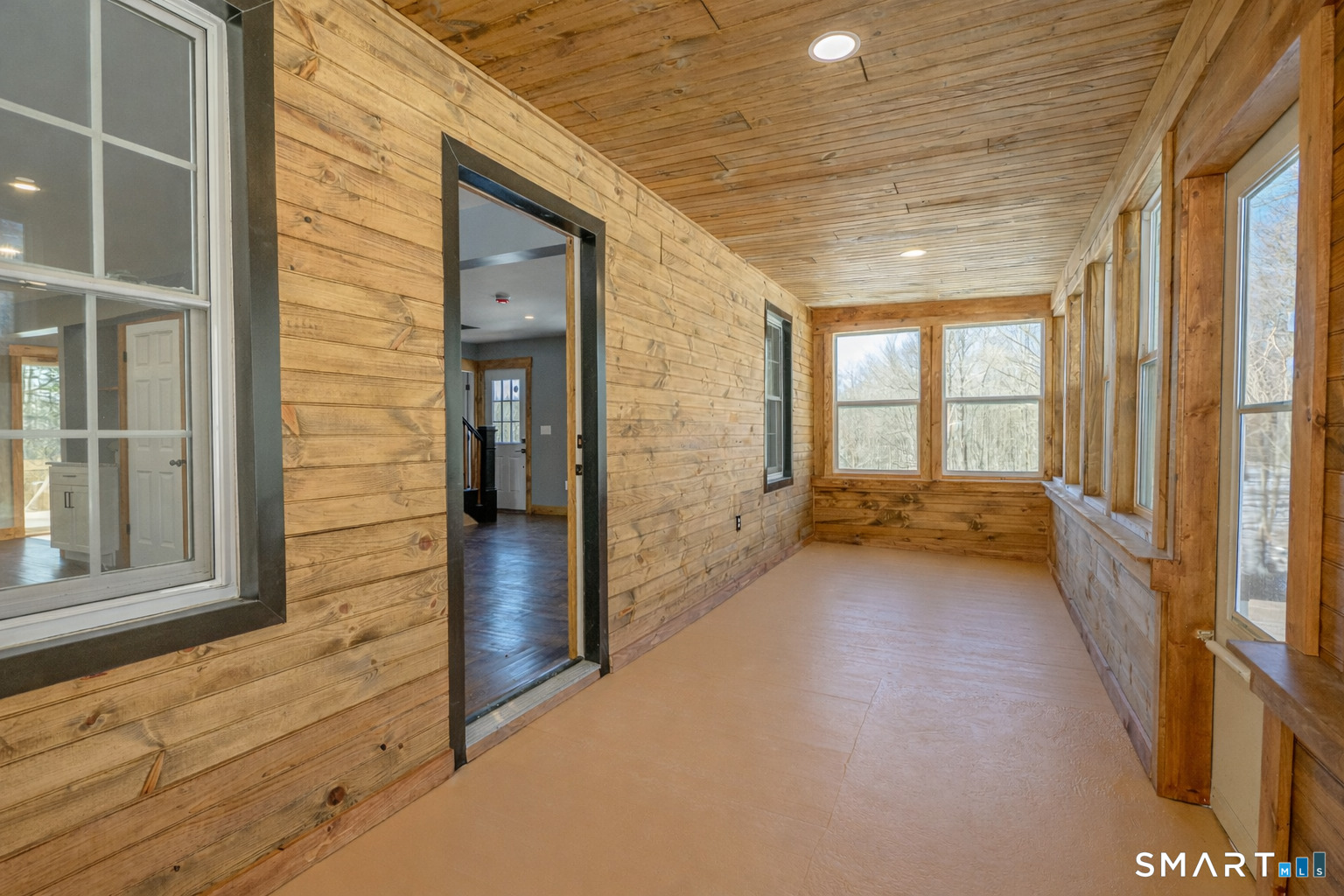 500 Old Colchester Road Montville, CT 06382 - Photo 4 of 34