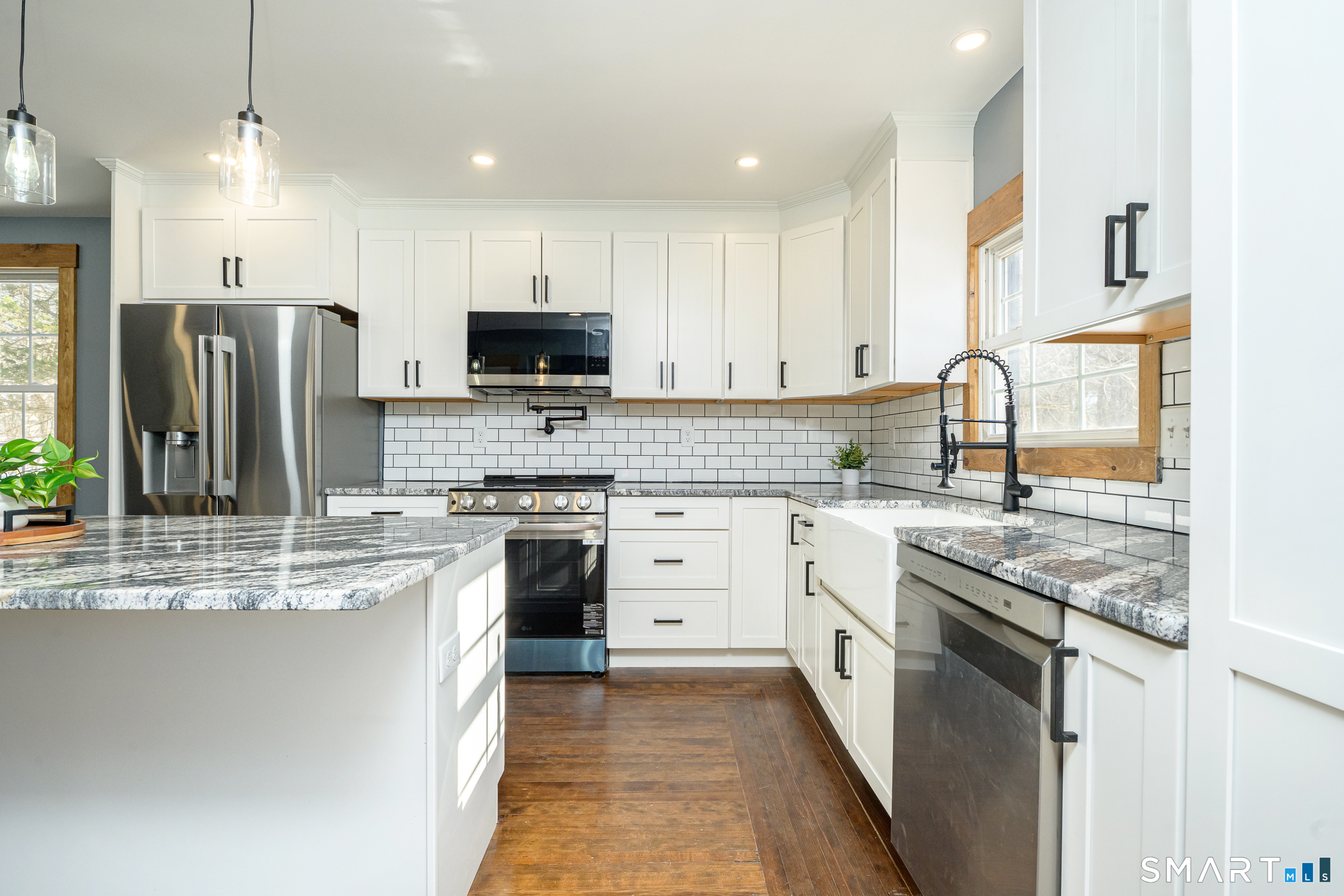 500 Old Colchester Road Montville, CT 06382 - Photo 10 of 34