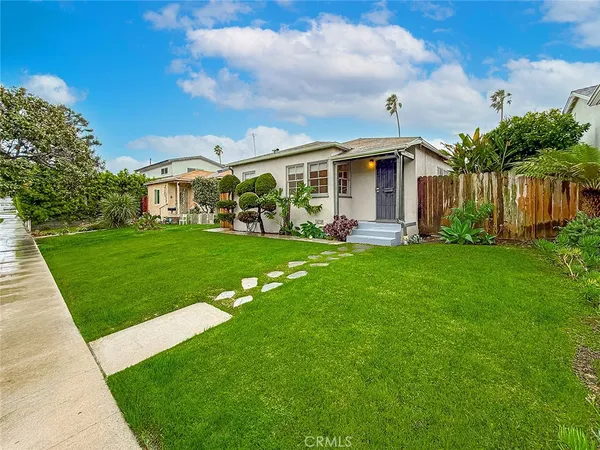 $1,499,000 | 866 Flower Avenue, Venice, CA 90291