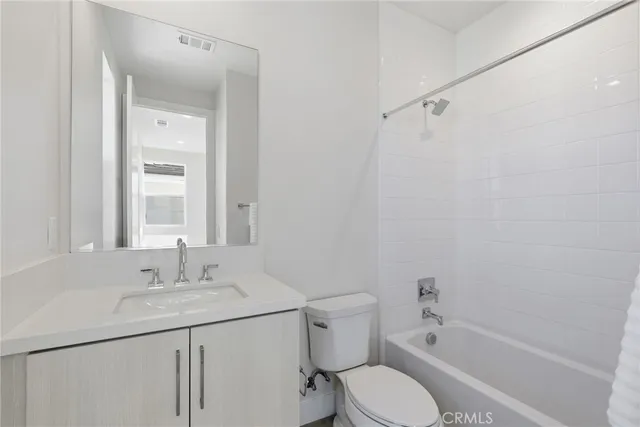 $2,499,000 | 130 Paddlewheel, Lake Forest, CA 92630