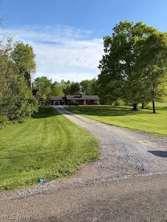 $261,000 | 14276 Stanwood Street Southwest, Navarre, OH 44662