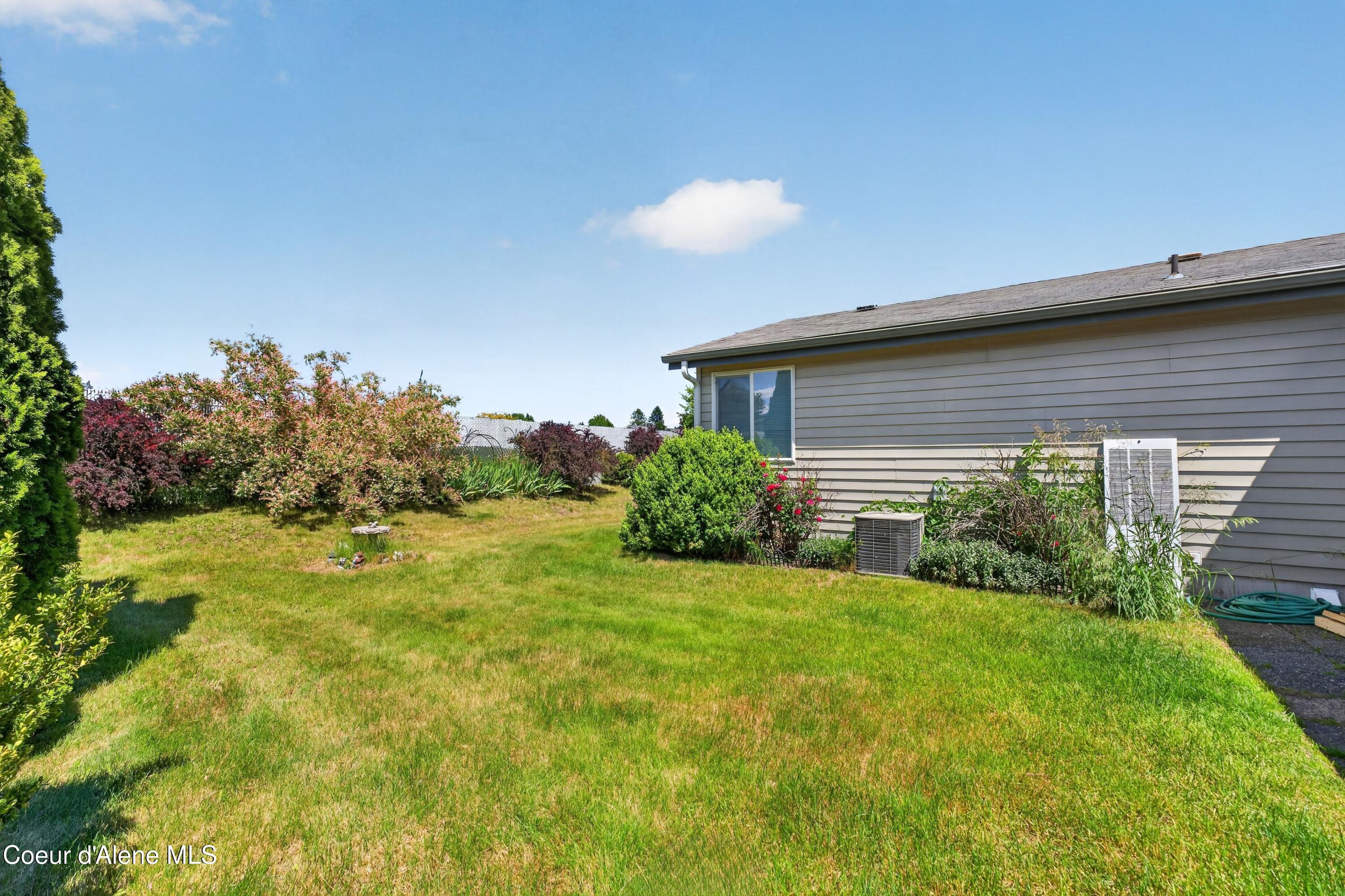 1816 Bounty Loop Hayden, ID 83835 - Photo 5 of 28 11_1816_W_Bounty_Loop-Exterior-35-1
