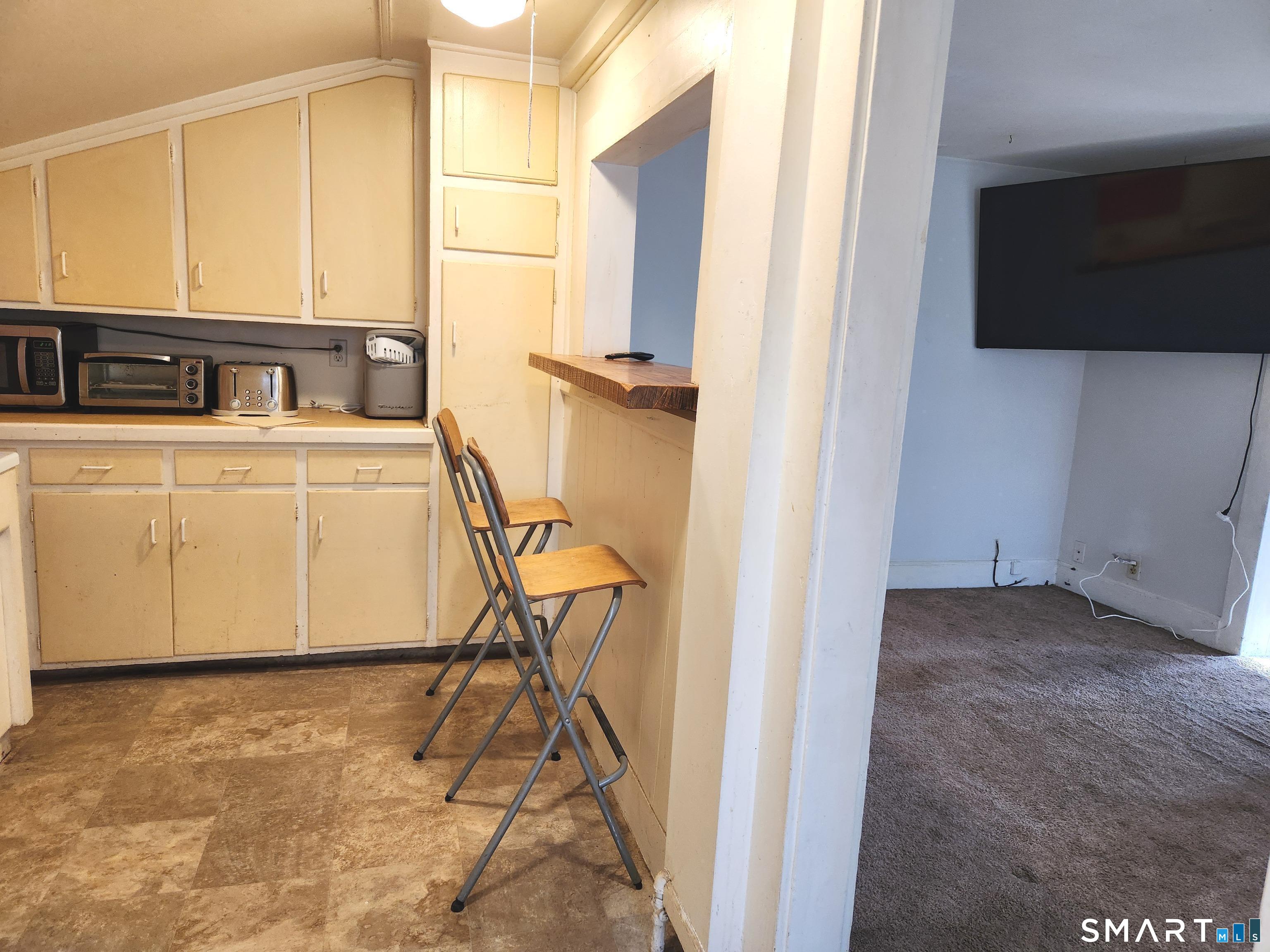603 R Center Street Manchester, CT 06040 - Photo 9 of 16
