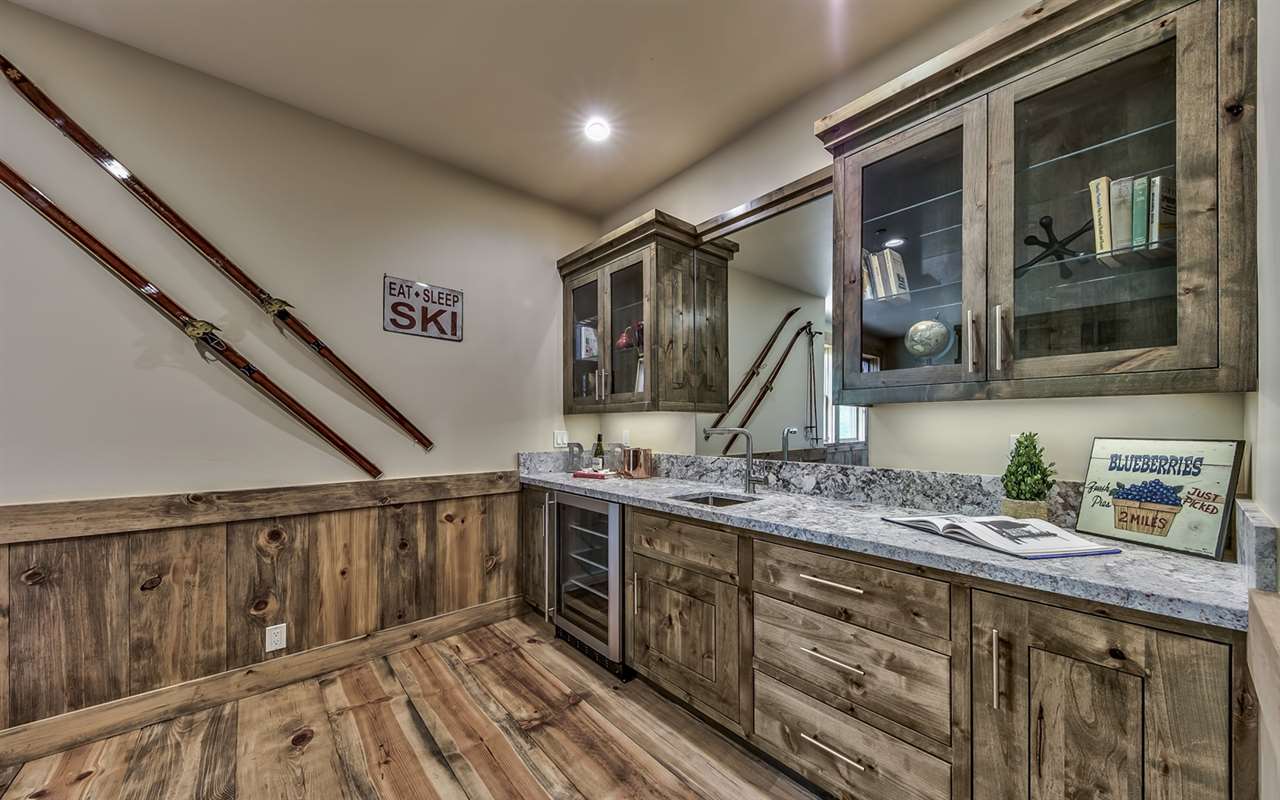 2110 Eagle Feather Truckee, CA 96161 - Photo 10 of 21