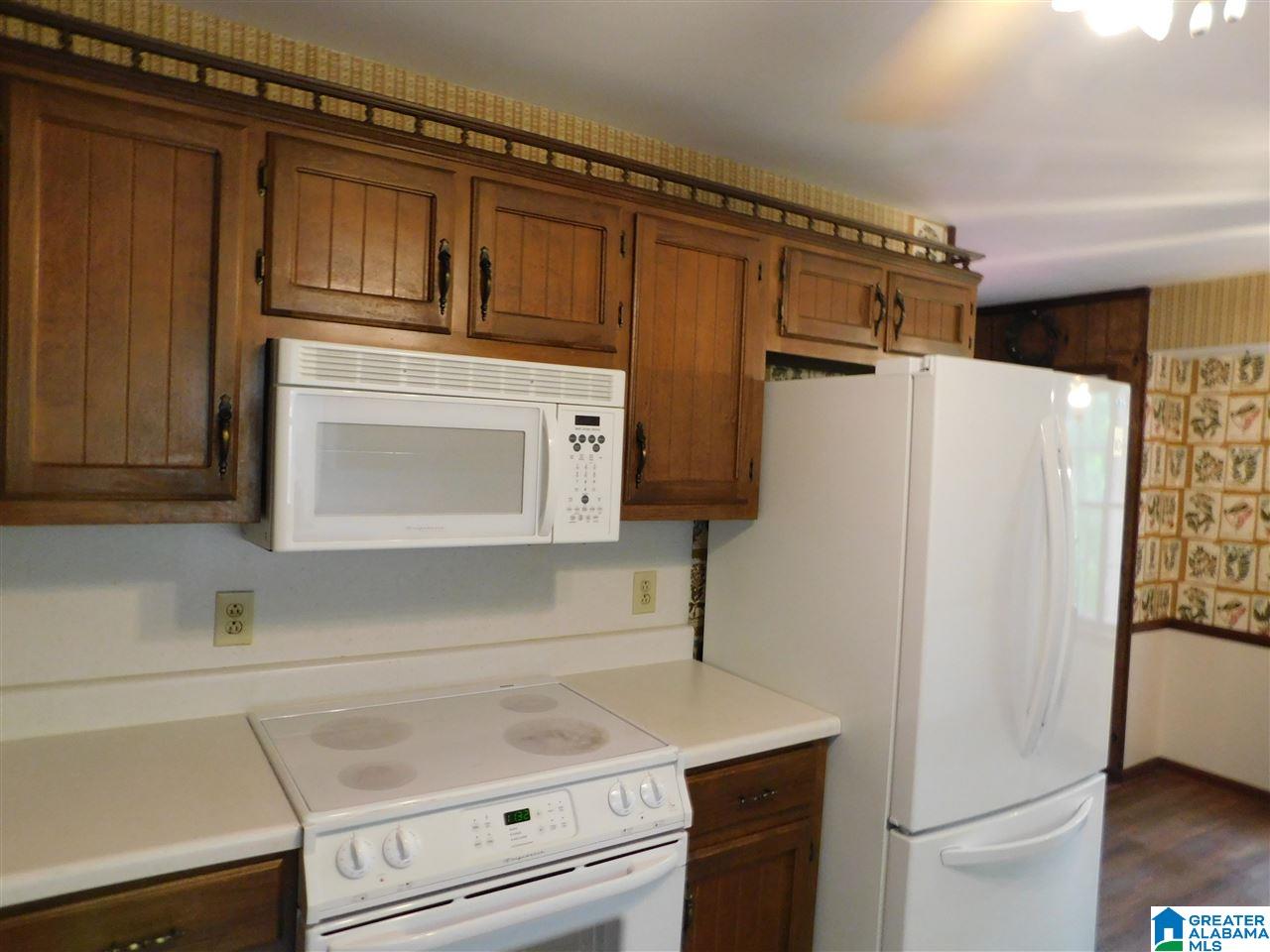 4633 Tecumseh Lane Pelham, AL 35124 - Photo 5 of 37
