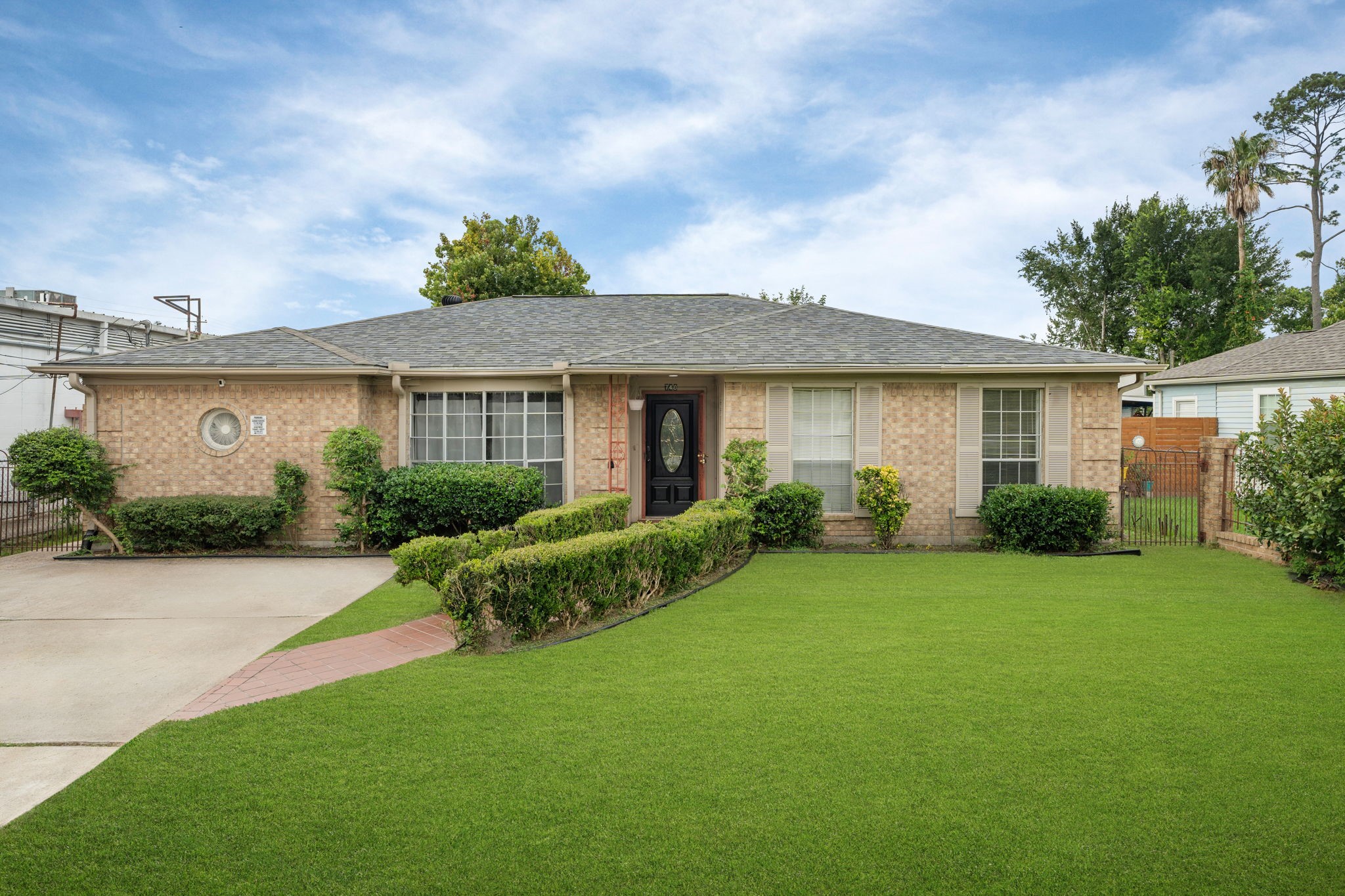 740 Post Street Houston, TX 77022 - Photo 2 of 33