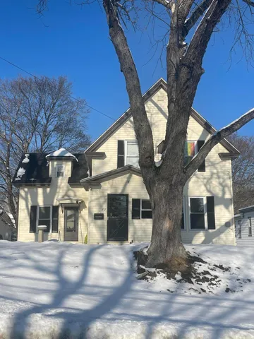 $154,500 | 61 Park Street, East Millinocket, ME 04430