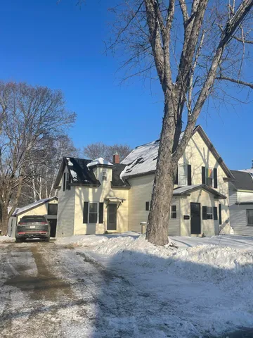 $154,500 | 61 Park Street, East Millinocket, ME 04430