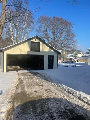 $154,500 | 61 Park Street, East Millinocket, ME 04430