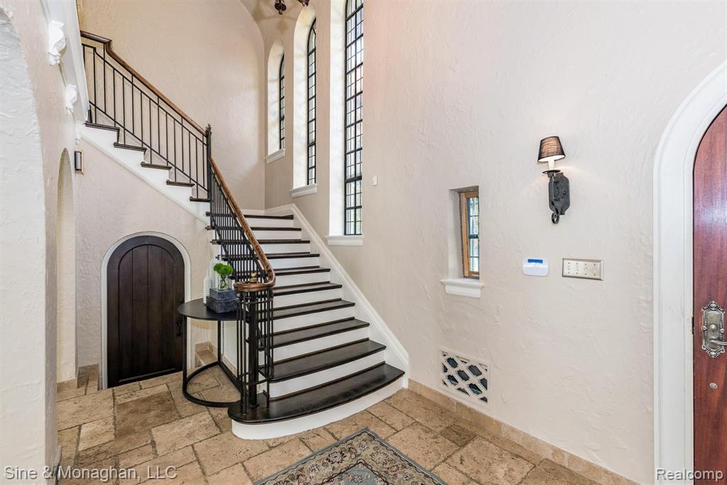 1040 Devonshire Road Grosse Pointe Park, MI 48230 - Photo 4 of 95