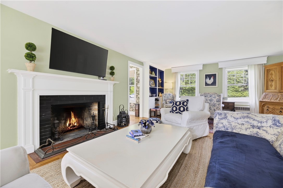 229 Shore Road Westerly, RI 02891 - Photo 8 of 40