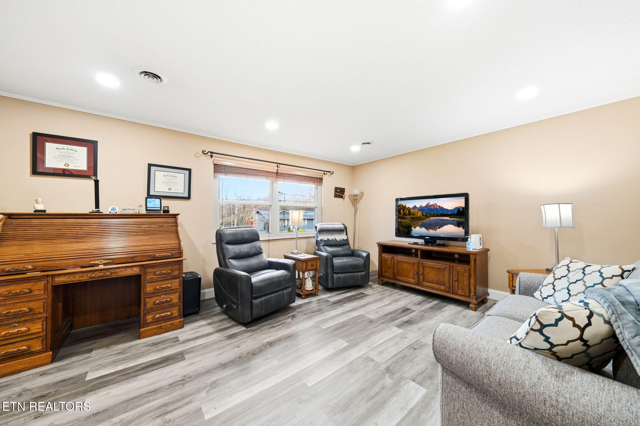 2012 Canby Hills Road Knoxville, TN 37923 - Photo 17 of 30 32-web-or-mls-2012 Canby Hills Road-9