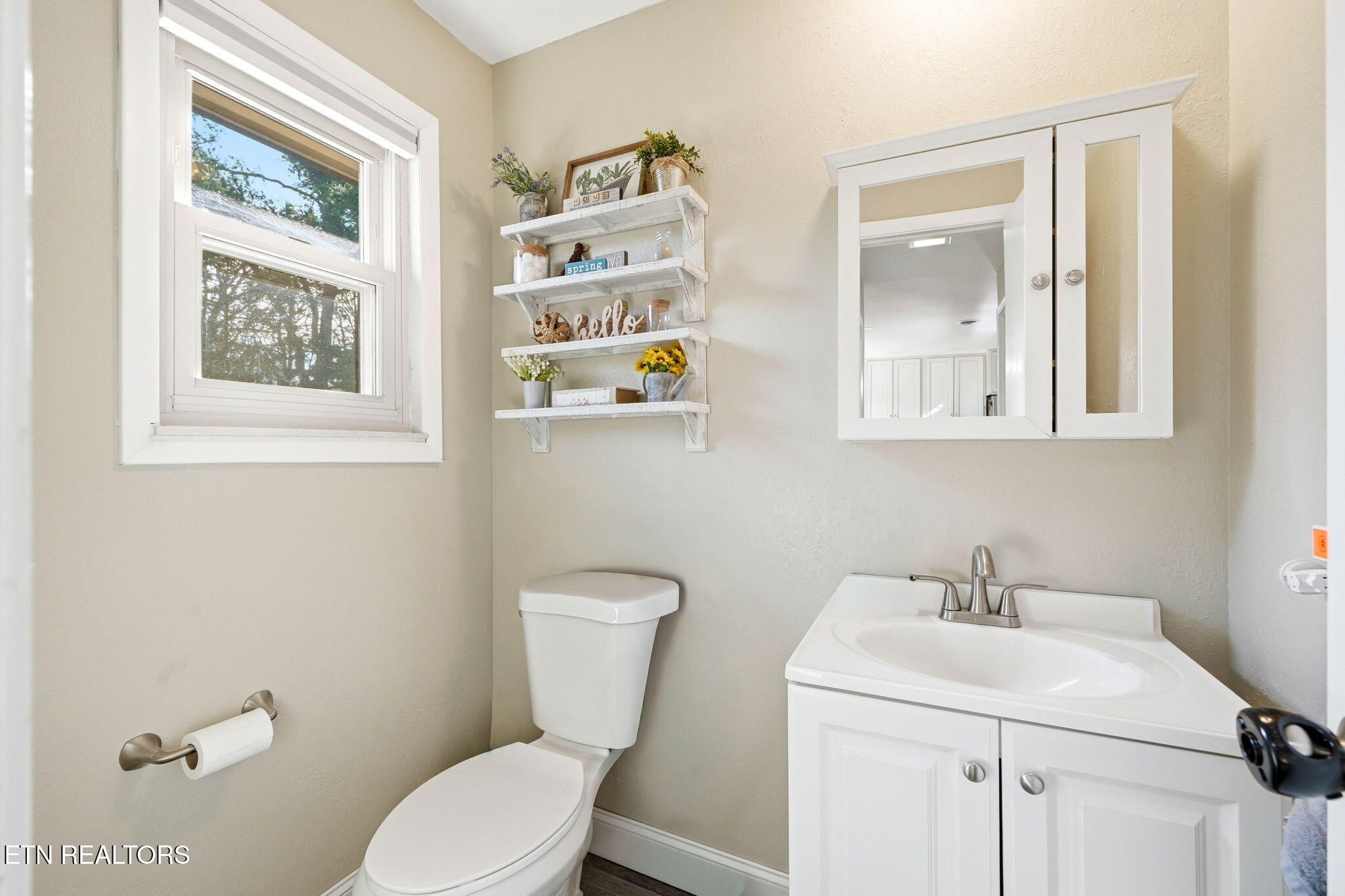 2012 Canby Hills Road Knoxville, TN 37923 - Photo 19 of 30 21-web-or-mls-2012 Canby Hills Road-28