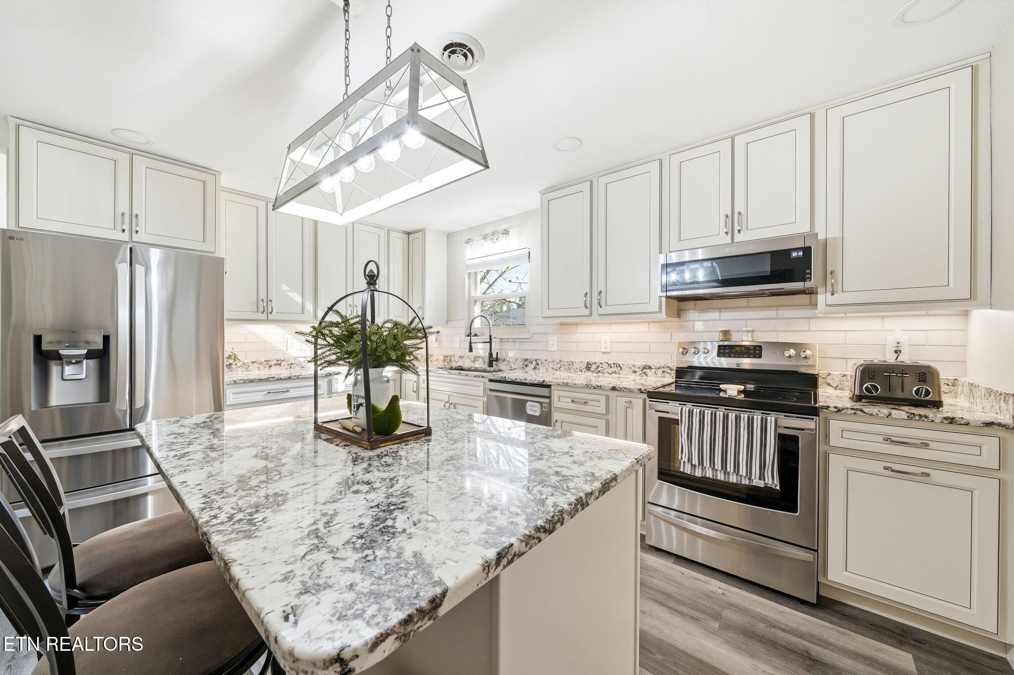 2012 Canby Hills Road Knoxville, TN 37923 - Photo 7 of 30 3-web-or-mls-2012 Canby Hills Road-11