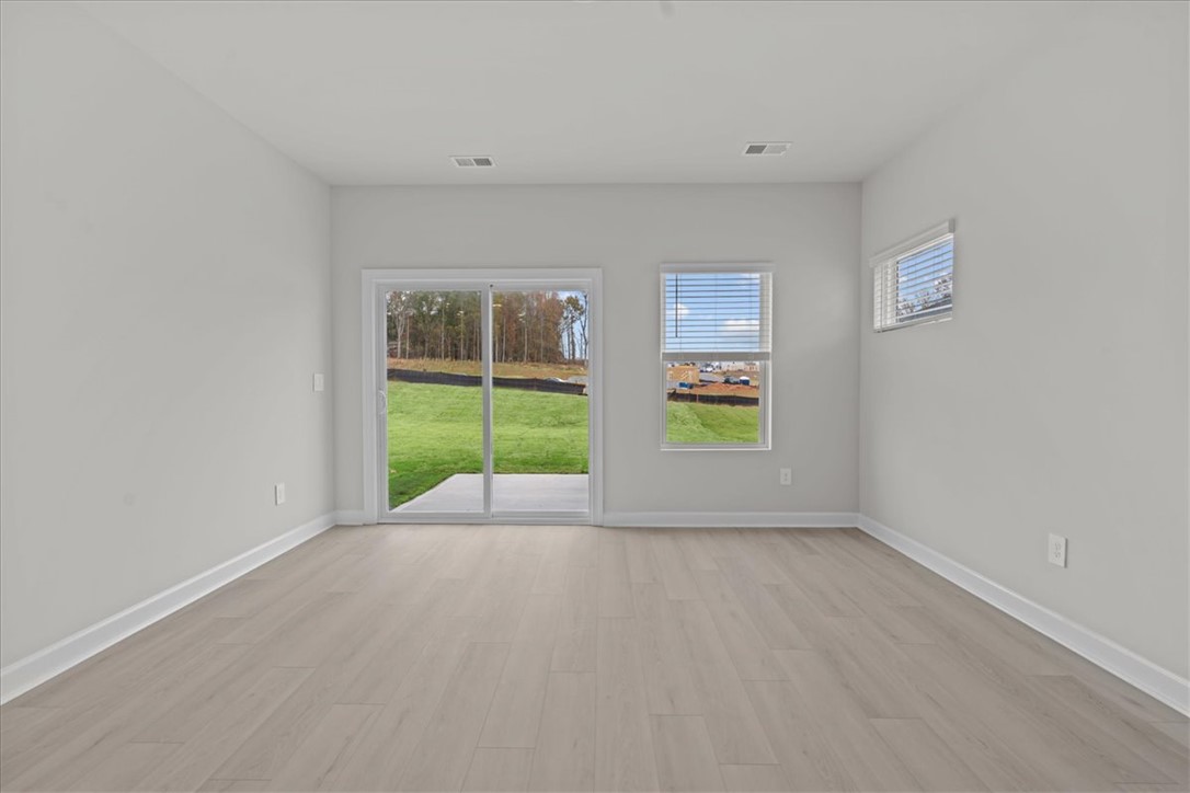 658 Cozy Blf Road Spartanburg, SC 29301 - Photo 3 of 27