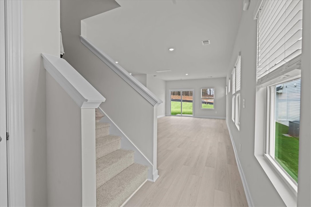 658 Cozy Blf Road Spartanburg, SC 29301 - Photo 4 of 27