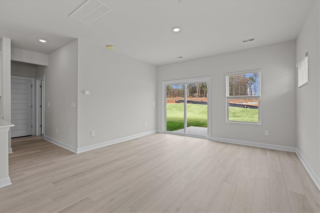 658 Cozy Blf Road Spartanburg, SC 29301 - Photo 5 of 27