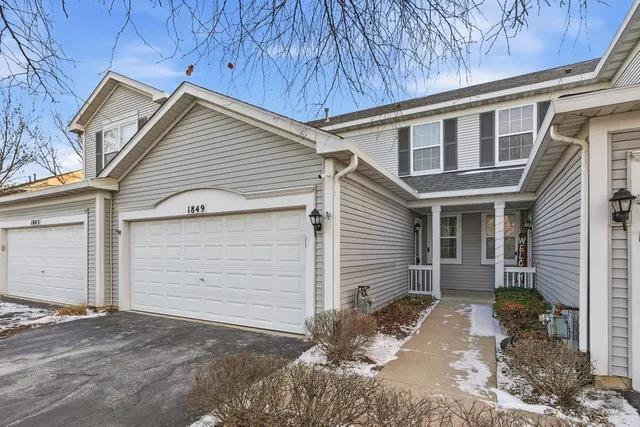 $249,900 | 1849 North Wentworth Circle, Romeoville, IL 60446