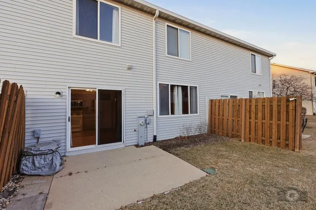 $249,900 | 1849 North Wentworth Circle, Romeoville, IL 60446