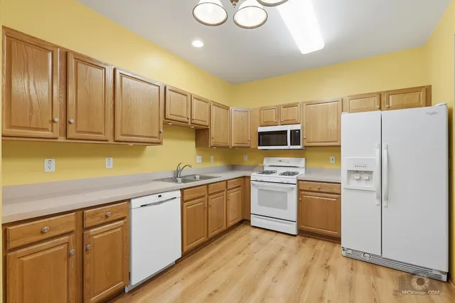 $249,900 | 1849 North Wentworth Circle, Romeoville, IL 60446