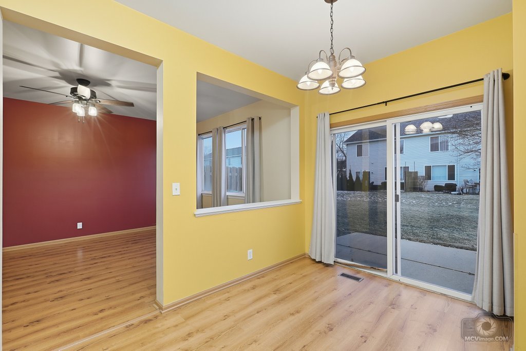 1849 North Wentworth Circle Romeoville, IL 60446 - Photo 3 of 19