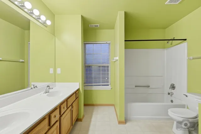 $249,900 | 1849 North Wentworth Circle, Romeoville, IL 60446