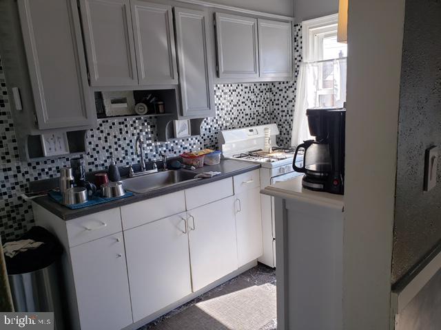 1069 Elm Road Halethorpe, MD 21227 - Photo 6 of 14 galley kitchen