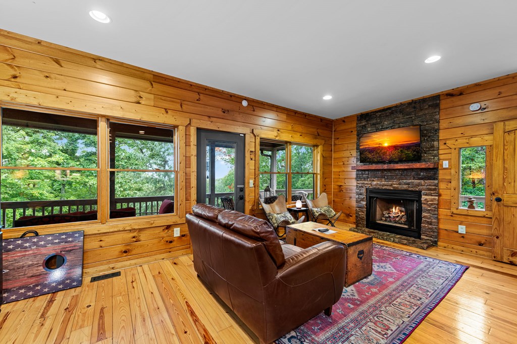 837 Price Road Blue Ridge, GA 30513 - Photo 3 of 100 Gallery Image 3