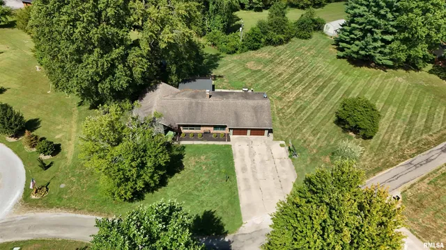 $199,000 | 167 Fox Creek Road, Flora, IL 62839