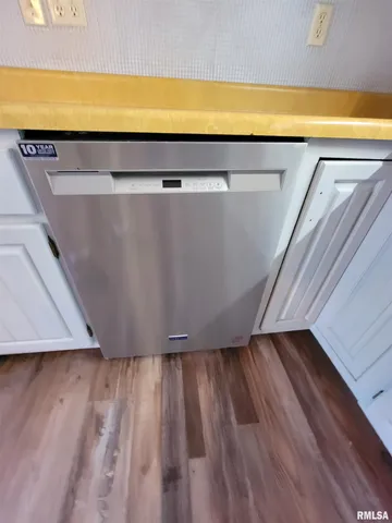 $199,000 | 167 Fox Creek Road, Flora, IL 62839